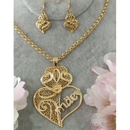 Conjunto Colar e Brincos em aço inoxidável com Coração de Viana e palavra Mãe