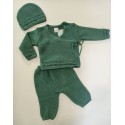 CONJUNTO BEBE EM MALHA - CAMISOLA, CALÇA E TOUCA