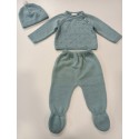 CONJUNTO BEBE EM MALHA - CAMISOLA, CALÇA E TOUCA