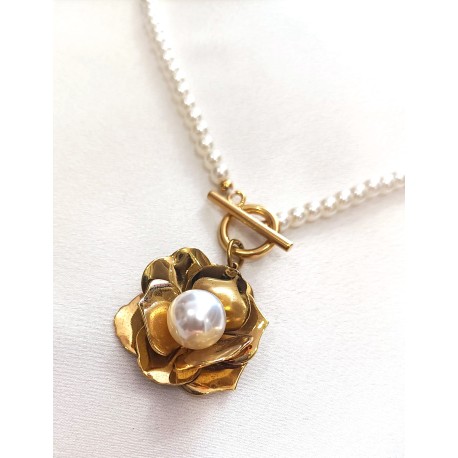 COLAR FLOR COM PÉROLAS - AÇO INOXIDÁVEL